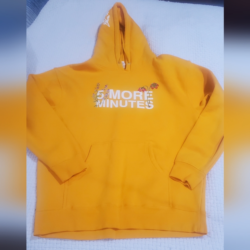 Jonas Brothers 5 More Minutes Yellow Pullover Hoodie Size L/Unisex